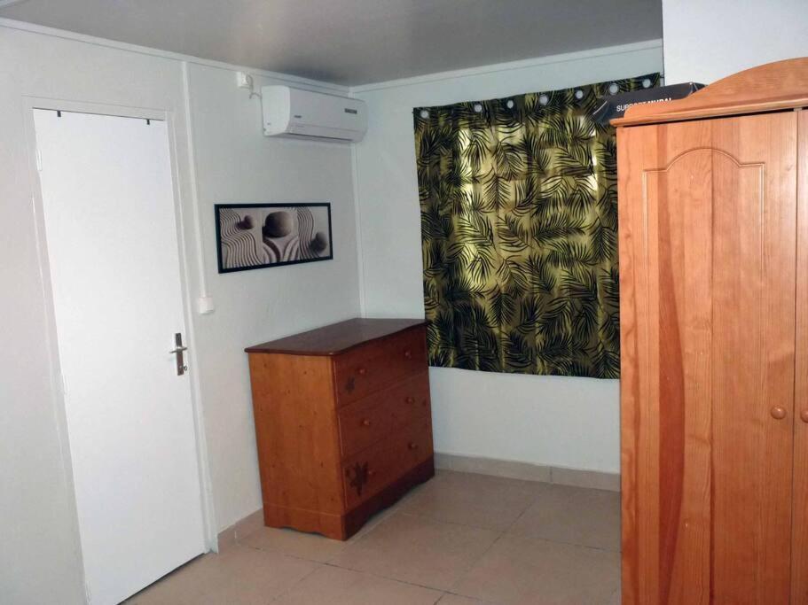 Logement Dans Un Lieu Calme Et Verdoyant A Proximite De Tout Avec Jacuzzi!!! Basse-Terre Exterior photo
