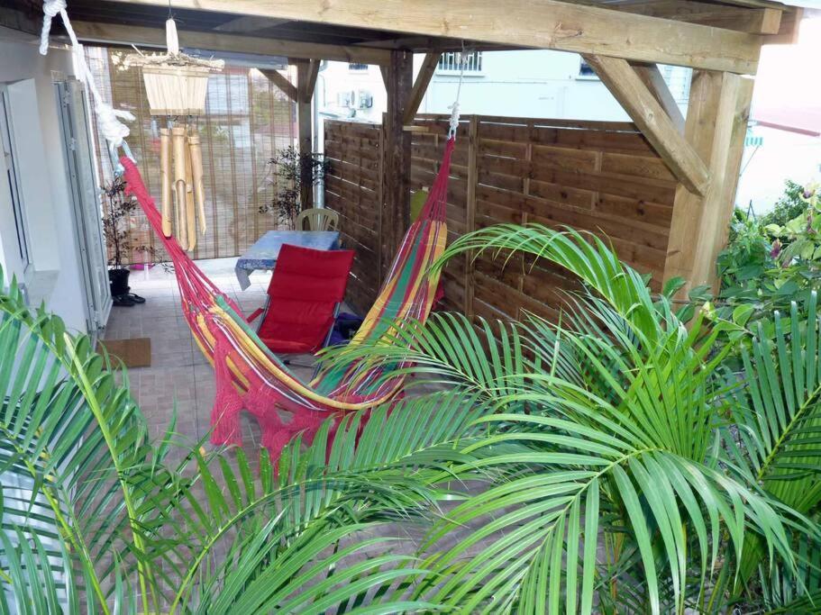 Logement Dans Un Lieu Calme Et Verdoyant A Proximite De Tout Avec Jacuzzi!!! Basse-Terre Exterior photo